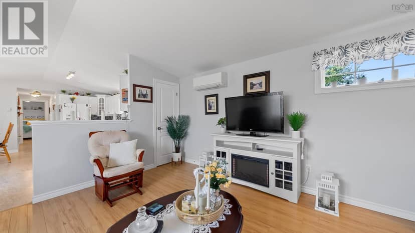 17 Merriweather Crescent — photo 10 of 40