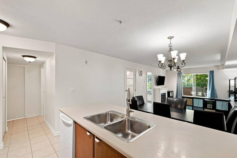 212 10088 148th Street, Surrey, photo 2