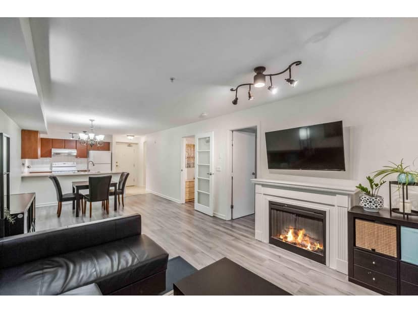 212 10088 148th Street, Surrey