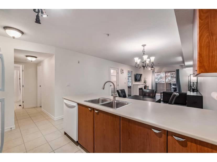 212 10088 148th Street, Surrey, photo 6