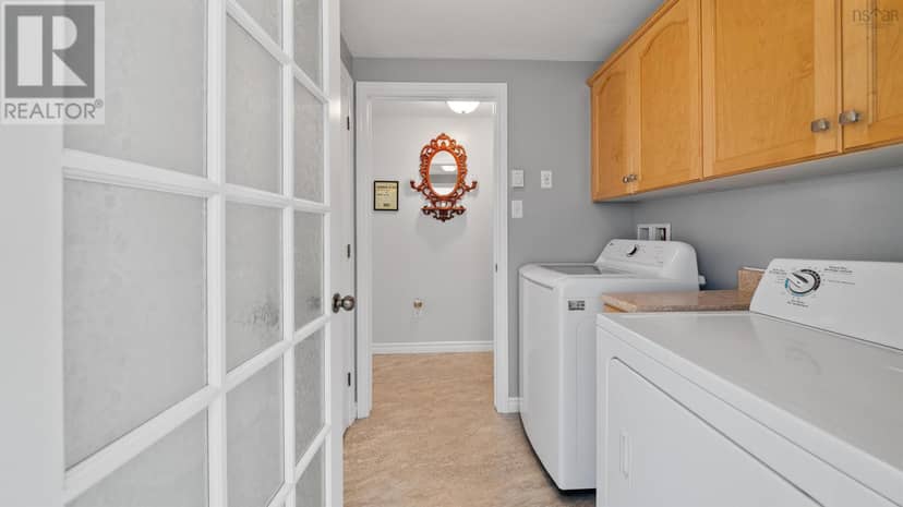 17 Merriweather Crescent — photo 32 of 40