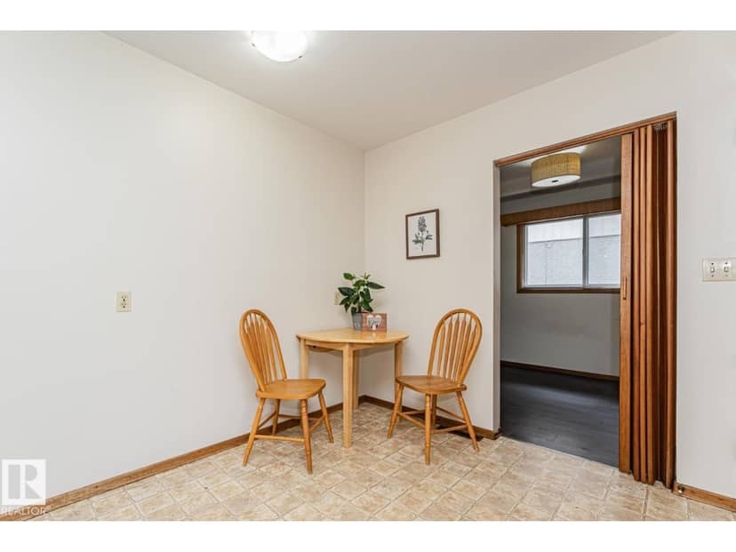10726 70 AV NW — photo 16 of 40