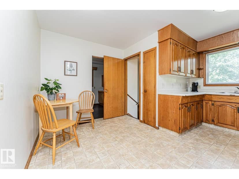 10726 70 AV NW — photo 17 of 40