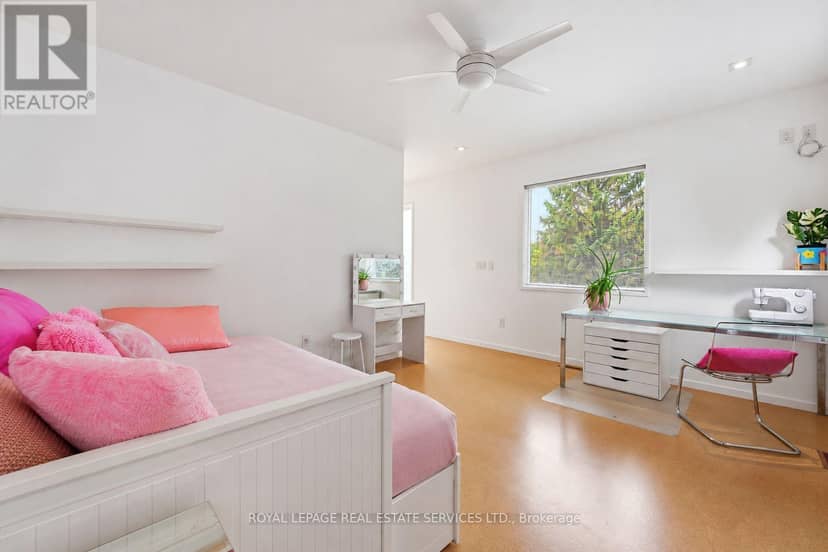 1318 Odessa Crescent — photo 30 of 40