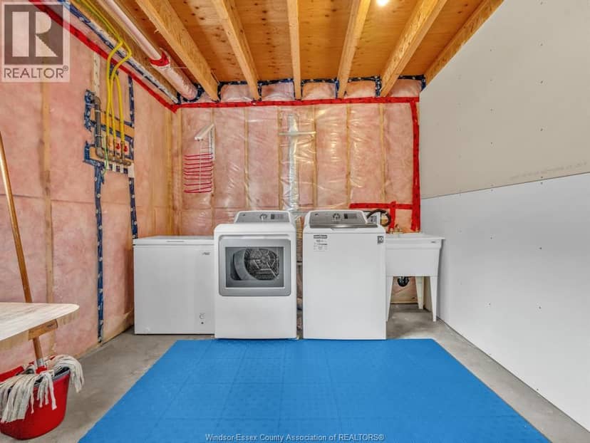 257 Robinson Avenue — photo 33 of 40