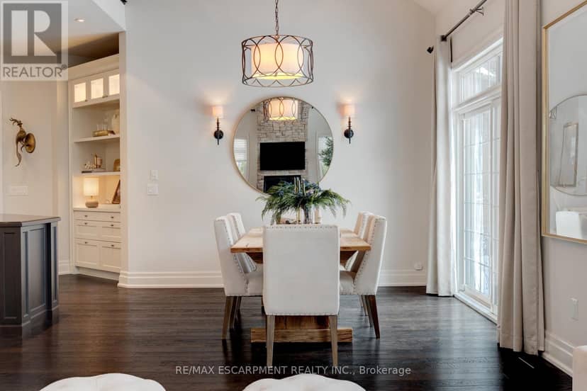 4 Holdroyd Court — photo 14 of 39
