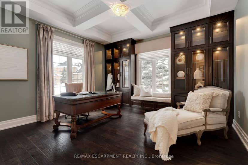 4 Holdroyd Court, Halton Hills, photo 6