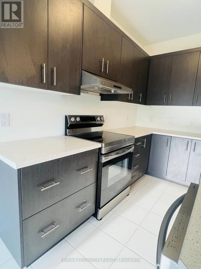304 Louise Street — photo 11 of 35