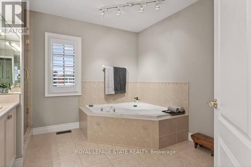 101 - 100 Beddoe Drive — photo 25 of 40