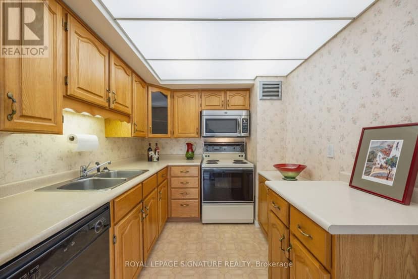 1405 - 1300 Bloor Street — photo 18 of 40