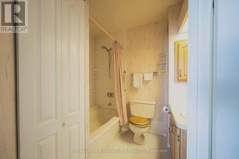 1405 - 1300 Bloor Street — photo 27 of 40