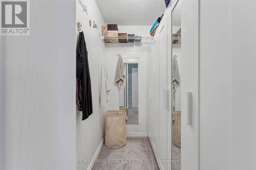 26 Jameson Crescent — photo 19 of 37