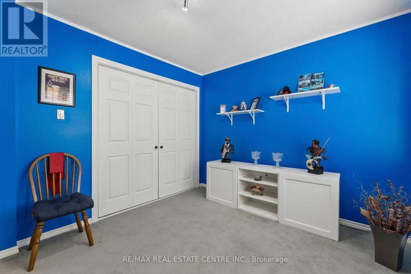 26 Jameson Crescent — photo 26 of 37
