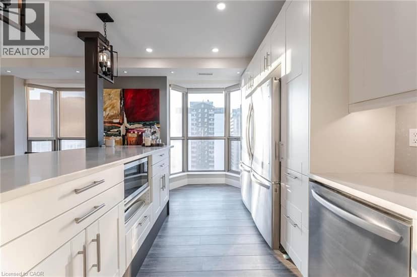 67 CAROLINE Street S Unit# 17C — photo 11 of 40