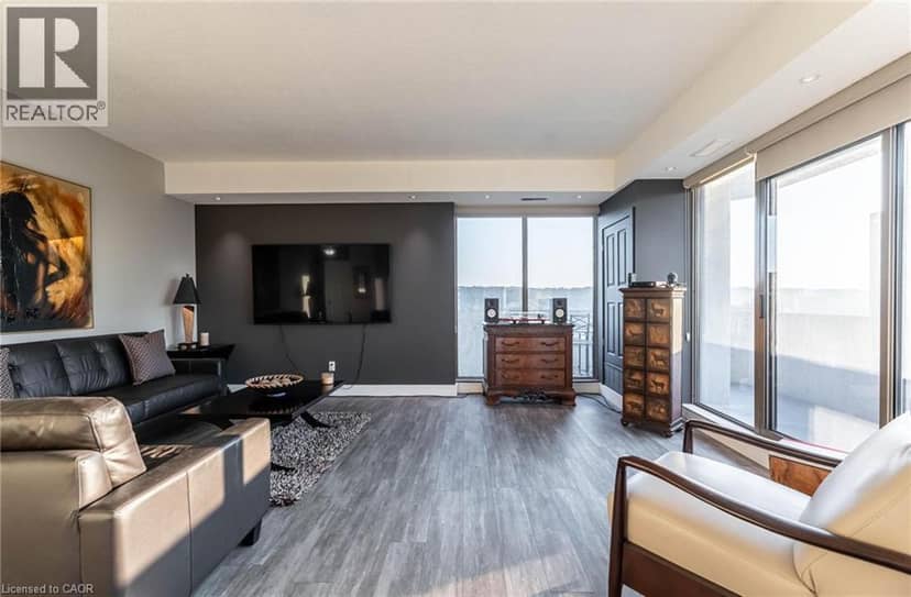 67 CAROLINE Street S Unit# 17C — photo 6 of 40