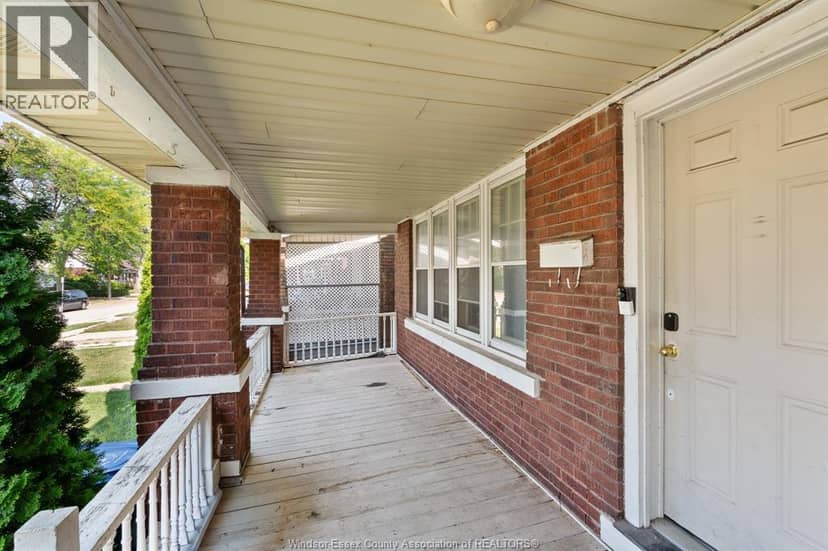 2284 Fraser AVENUE — photo 9 of 40