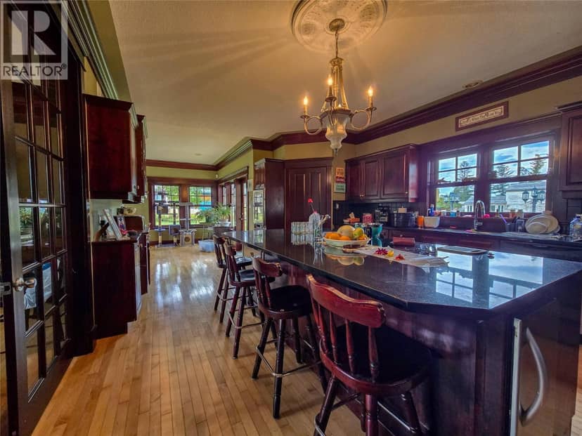 1018 5th Street, Invermere, photo 4