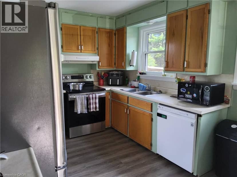 33 LEE Avenue — photo 6 of 30