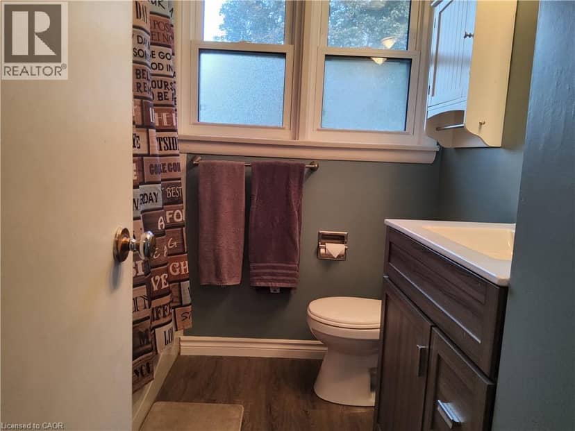 33 LEE Avenue — photo 16 of 30