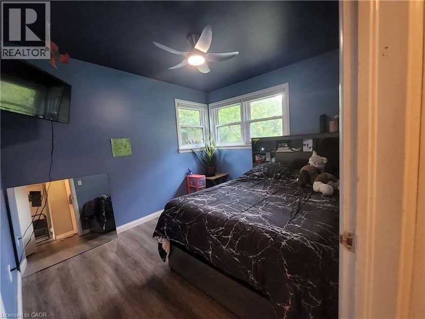 33 LEE Avenue — photo 15 of 30