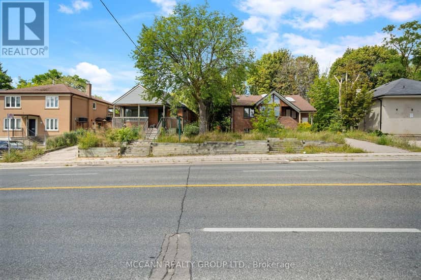 110-112 Sheppard Avenue W, Toronto, photo 3