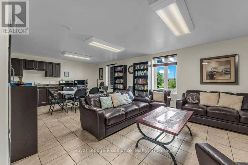 509 - 358 Queen Mary Road — photo 38 of 40