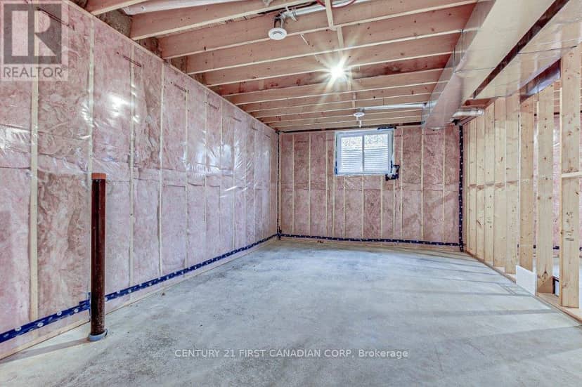 163 Elgin Avenue E — photo 26 of 33