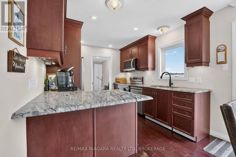 4891 Vaughan Road E — photo 17 of 40