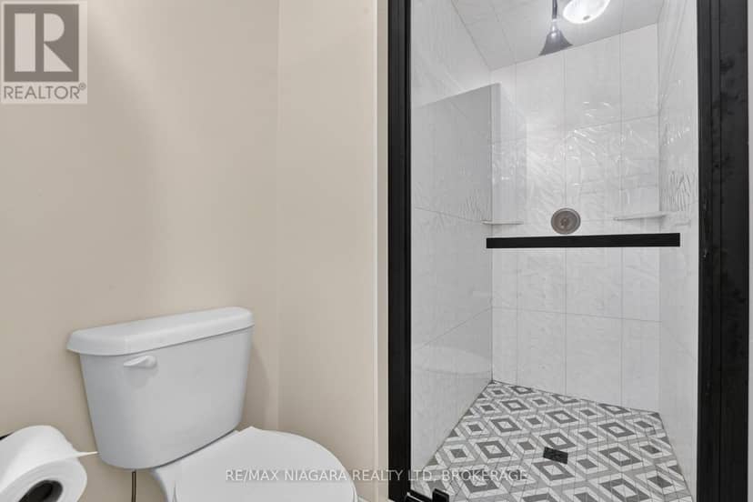 4891 Vaughan Road E — photo 13 of 40