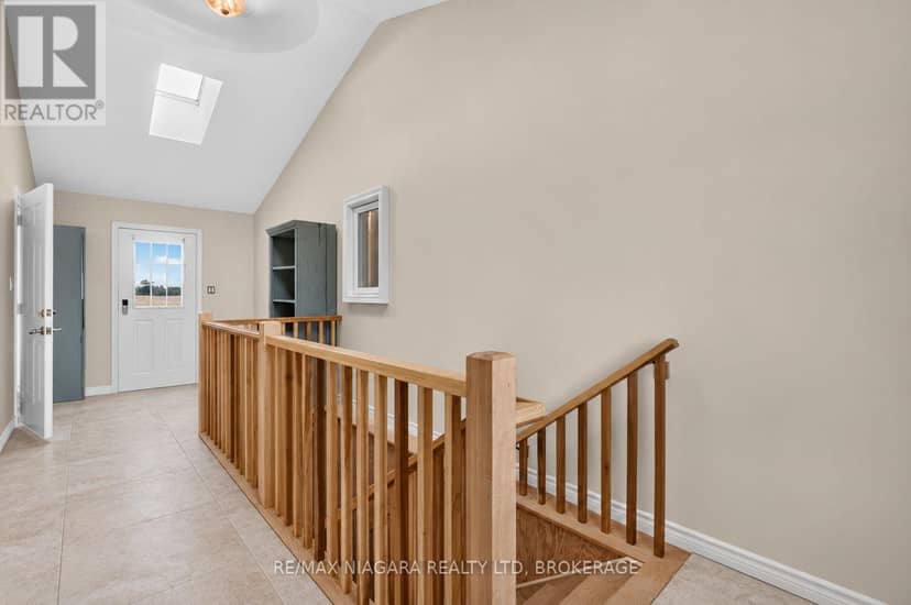 4891 Vaughan Road E — photo 34 of 40