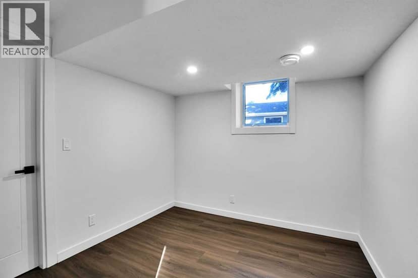 7520 7 Street SW — photo 30 of 40