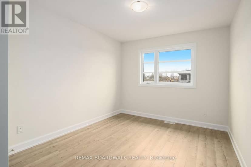 1194 Montblanc Crescent — photo 11 of 18