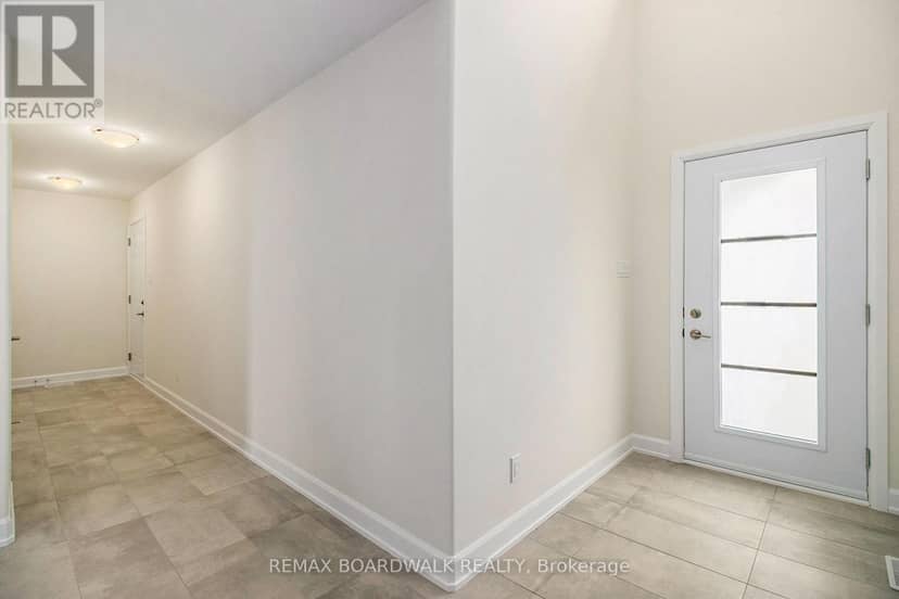 1194 Montblanc Crescent — photo 2 of 18
