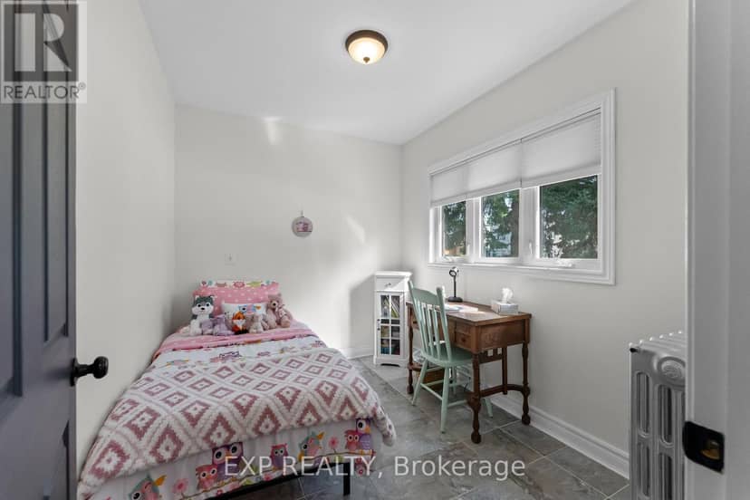 2753 St Paul Avenue — photo 16 of 40