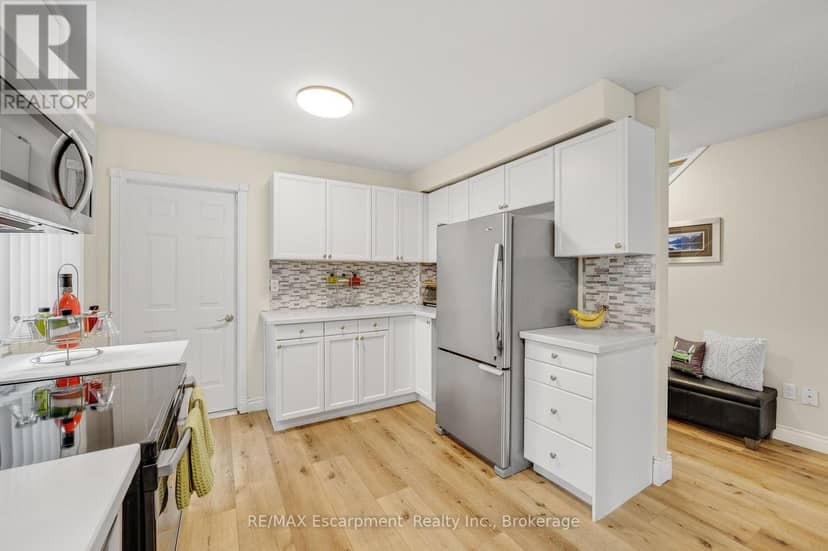 166 Martindale Crescent — photo 12 of 35