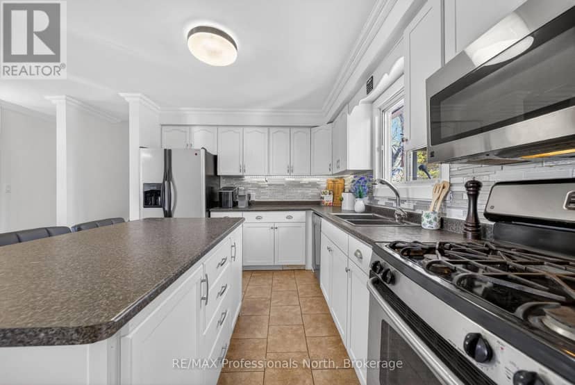 271 Lakeland Crescent — photo 16 of 40