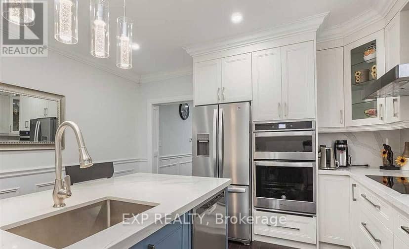 1231 Bathurst Street — photo 10 of 30