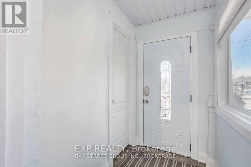 1231 Bathurst Street — photo 12 of 30