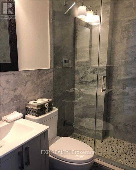 1231 Bathurst Street — photo 13 of 30