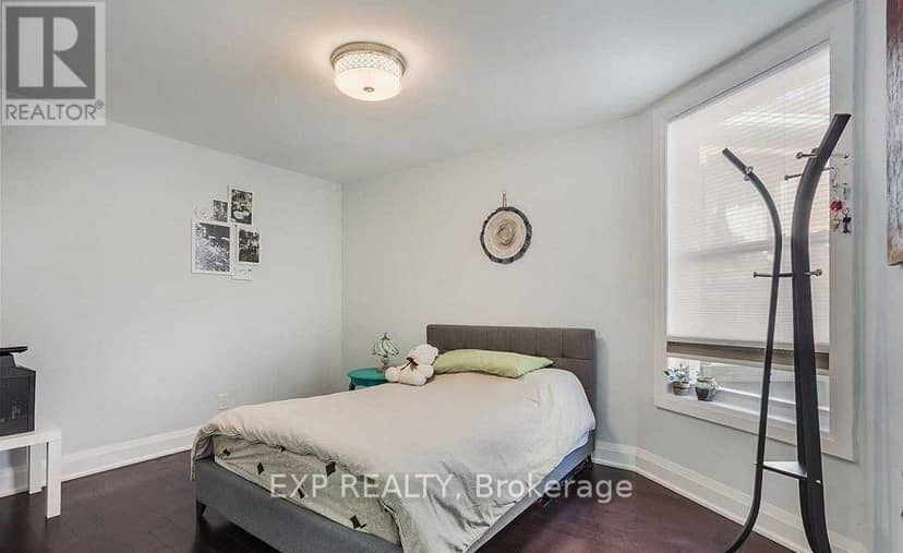 1231 Bathurst Street — photo 16 of 30