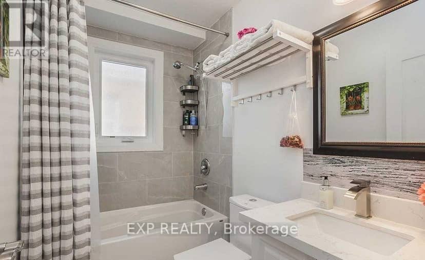 1231 Bathurst Street — photo 19 of 30