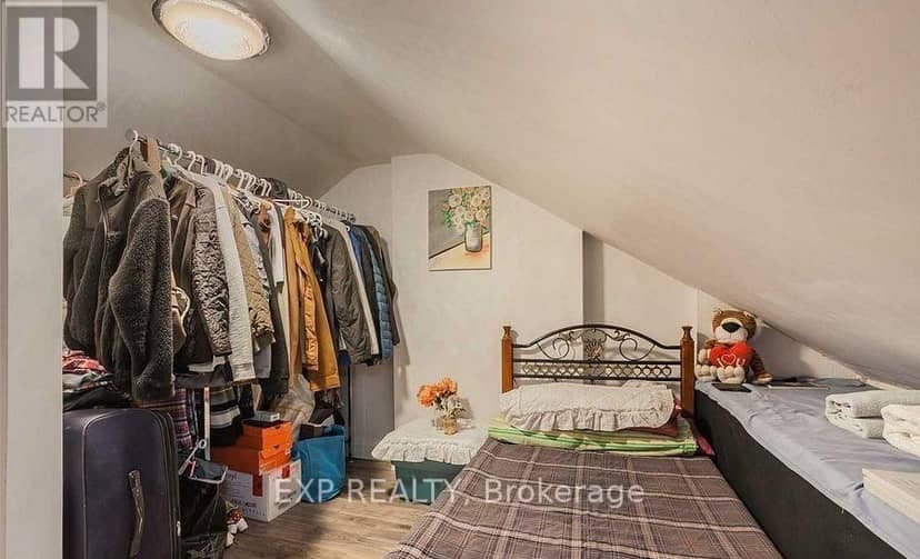 1231 Bathurst Street — photo 20 of 30