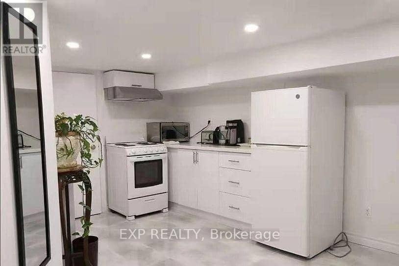 1231 Bathurst Street — photo 22 of 30
