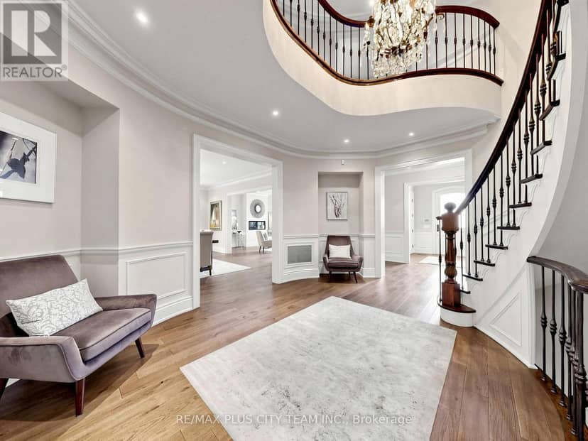 208 Carmichael Avenue, Toronto, photo 5