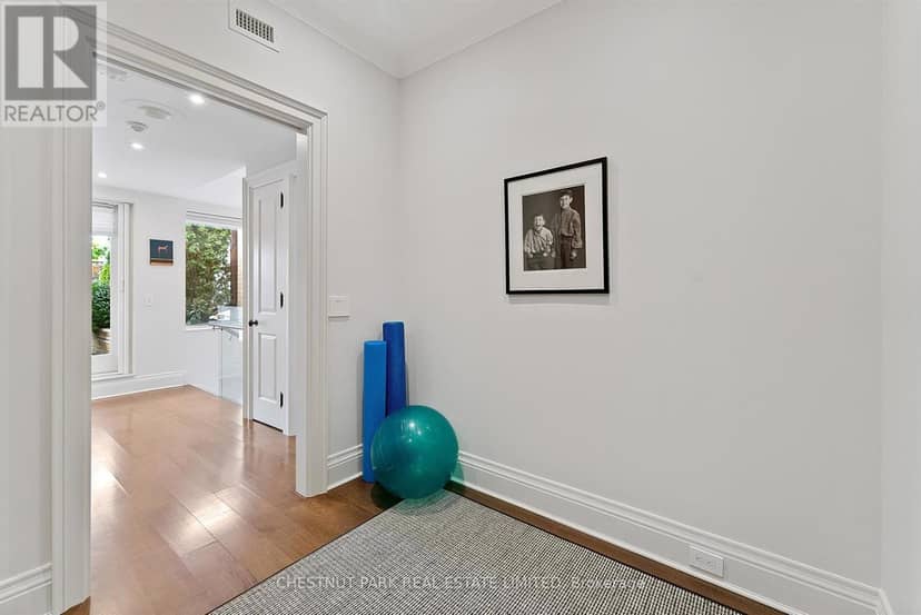 706 - 1818 Bayview Avenue — photo 34 of 40