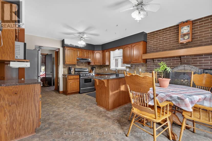 868 Laflin Street — photo 13 of 40