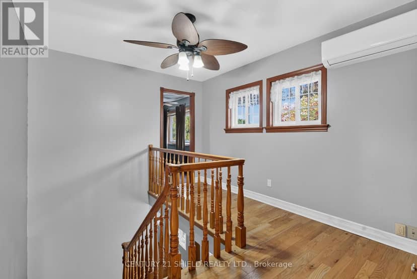 868 Laflin Street — photo 18 of 40