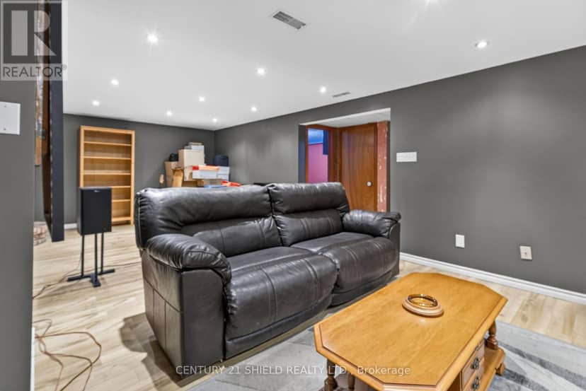 868 Laflin Street — photo 34 of 40
