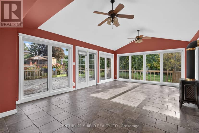 868 Laflin Street — photo 7 of 40