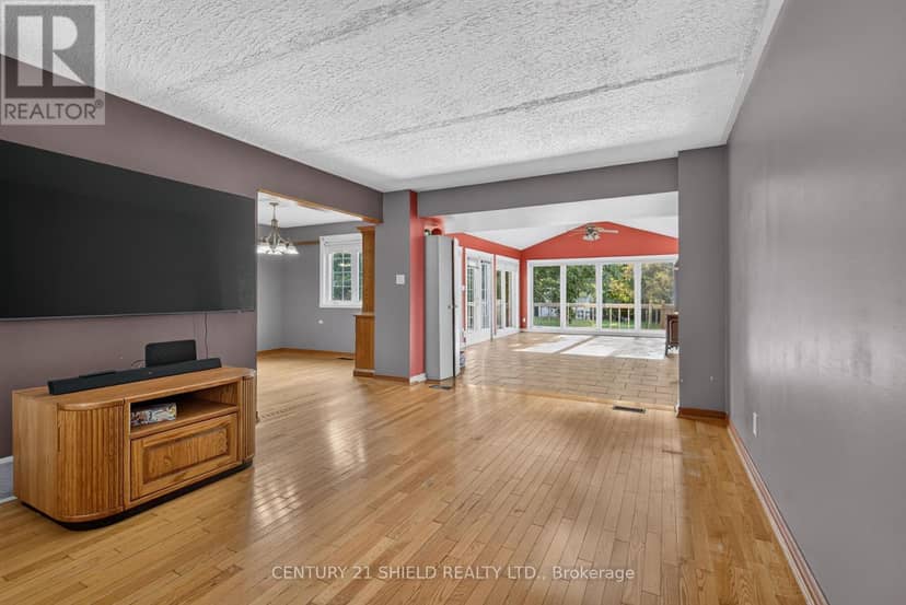 868 Laflin Street — photo 8 of 40